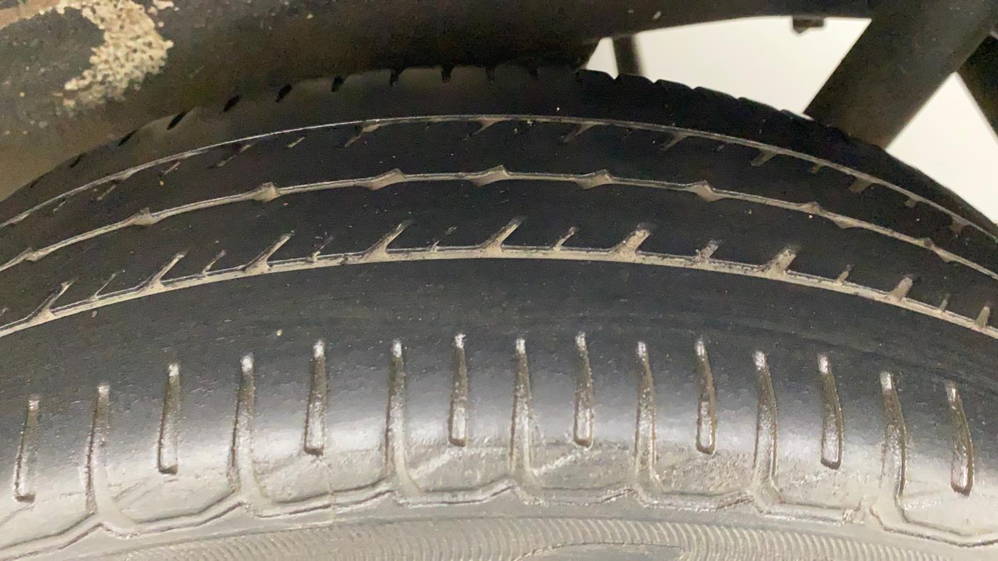 2017 Maruti Wagon R 1.0 VXI, Petrol, Manual, 85,474 km, Left Rear Tyre Tread