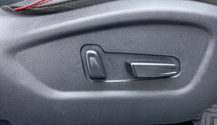2022 Hyundai Creta SX (O) 1.4 TURBO DCT, Petrol, Automatic, 9,161 km, Driver Side Adjustment Panel