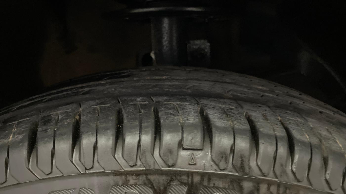2020 Maruti Dzire VXI, Petrol, Manual, 36,042 km, Right Front Tyre Tread