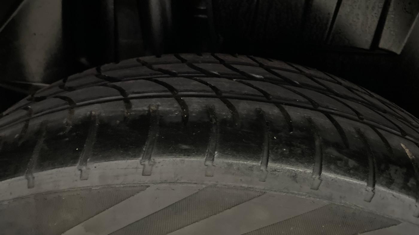 2020 Maruti Dzire VXI, Petrol, Manual, 36,042 km, Right Rear Tyre Tread