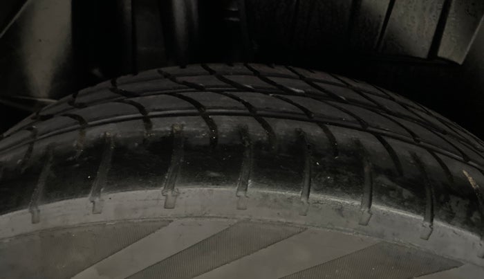 2020 Maruti Dzire VXI, Petrol, Manual, 36,042 km, Right Rear Tyre Tread