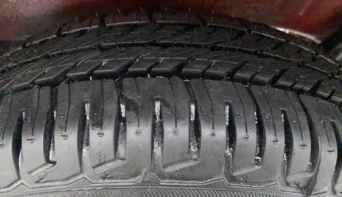 2014 Maruti Wagon R 1.0 VXI, Petrol, Manual, Right Front Tyre Tread
