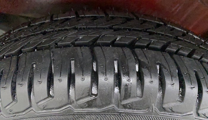 2014 Maruti Wagon R 1.0 VXI, Petrol, Manual, Left Front Tyre Tread