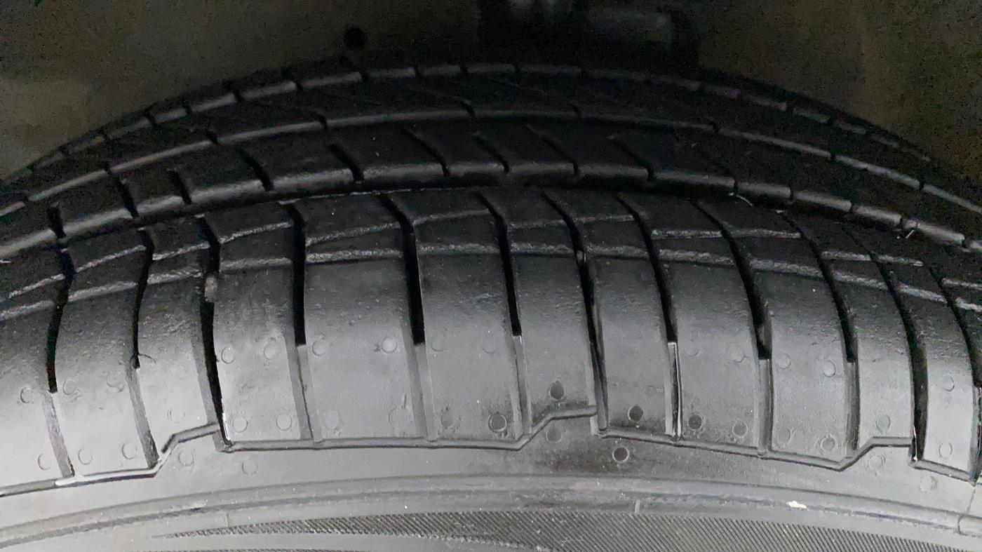 2015 Maruti Celerio VXI d, Petrol, Manual, 50,368 km, Left Front Tyre Tread