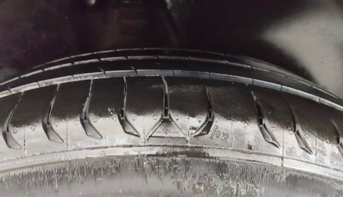 2021 Hyundai Creta SX (O) AT 1.5 DIESEL, Diesel, Automatic, 1,16,665 km, Right Rear Tyre Tread