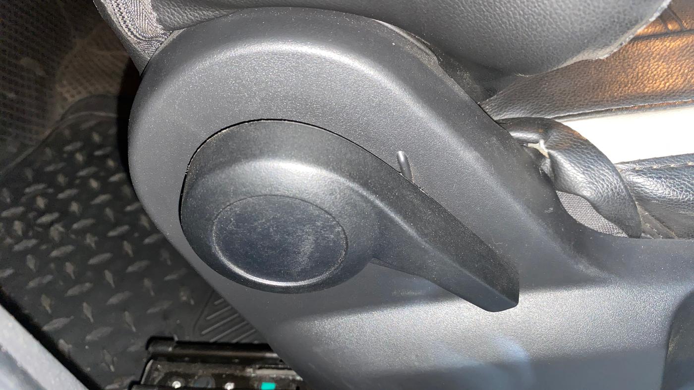 2023 Tata PUNCH ADVENTURE CAMO MT, Petrol, Manual, 18,949 km, Driver Side Adjustment Panel
