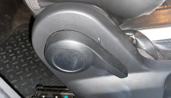 2023 Tata PUNCH ADVENTURE CAMO MT, Petrol, Manual, 18,949 km, Driver Side Adjustment Panel