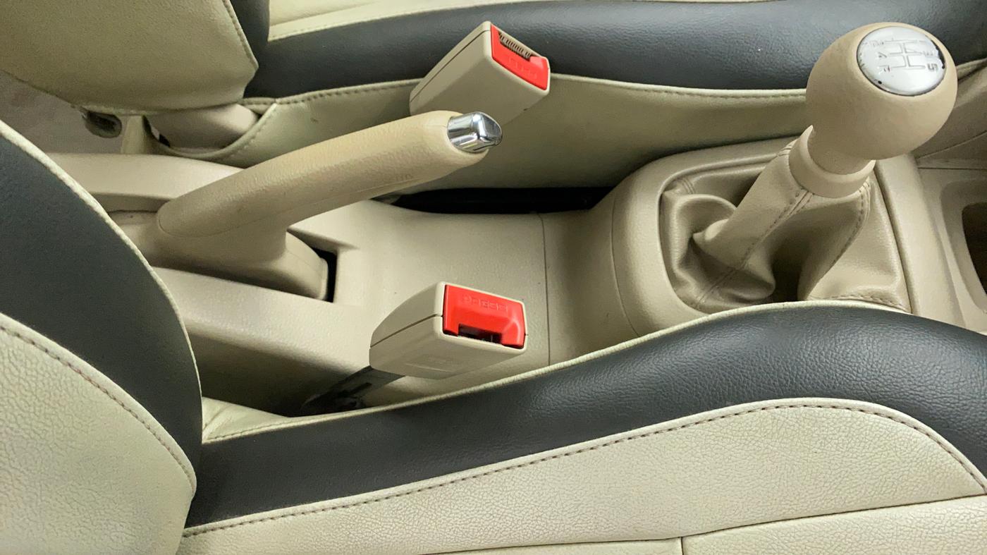2014 Maruti Swift Dzire VXI, Petrol, Manual, 72,944 km, Gear Lever