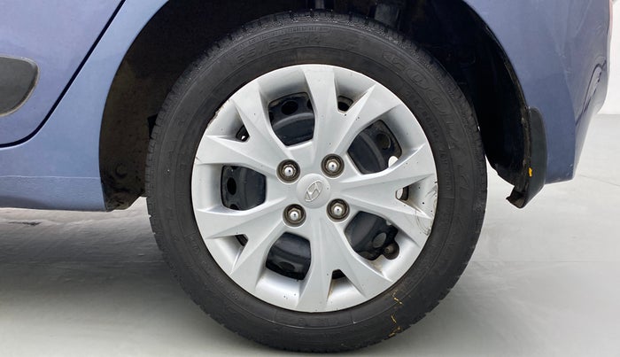 2015 Hyundai Grand i10 SPORTZ 1.2 KAPPA VTVT, Petrol, Manual, 24,093 km, Left Rear Wheel