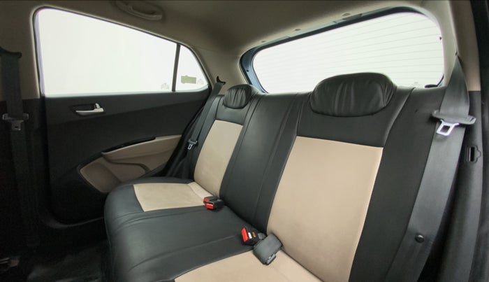 2015 Hyundai Grand i10 SPORTZ 1.2 KAPPA VTVT, Petrol, Manual, 24,093 km, Right Side Rear Door Cabin