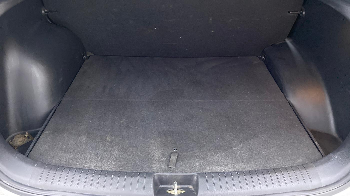 2016 Hyundai Creta 1.4 S PLUS CRDI, Diesel, Manual, 65,960 km, Boot Inside
