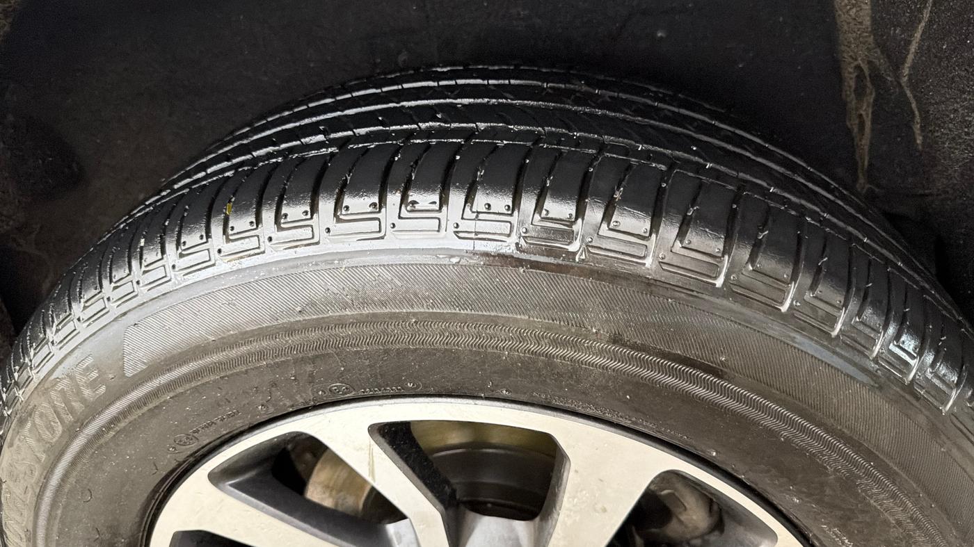 2024 Mahindra SCORPIO-N Z8 L DIESEL MT 4WD 7 STR, Diesel, Manual, 20,916 km, Left Rear Tyre Tread
