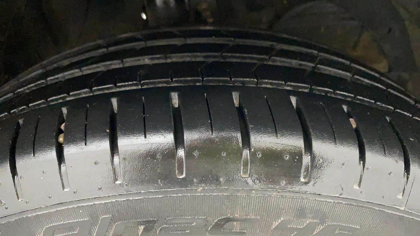 2021 Maruti Baleno ZETA PETROL 1.2, Petrol, Manual, 16,844 km, Right Front Tyre Tread