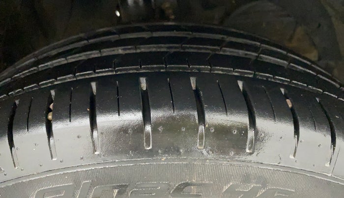 2021 Maruti Baleno ZETA PETROL 1.2, Petrol, Manual, 16,844 km, Right Front Tyre Tread