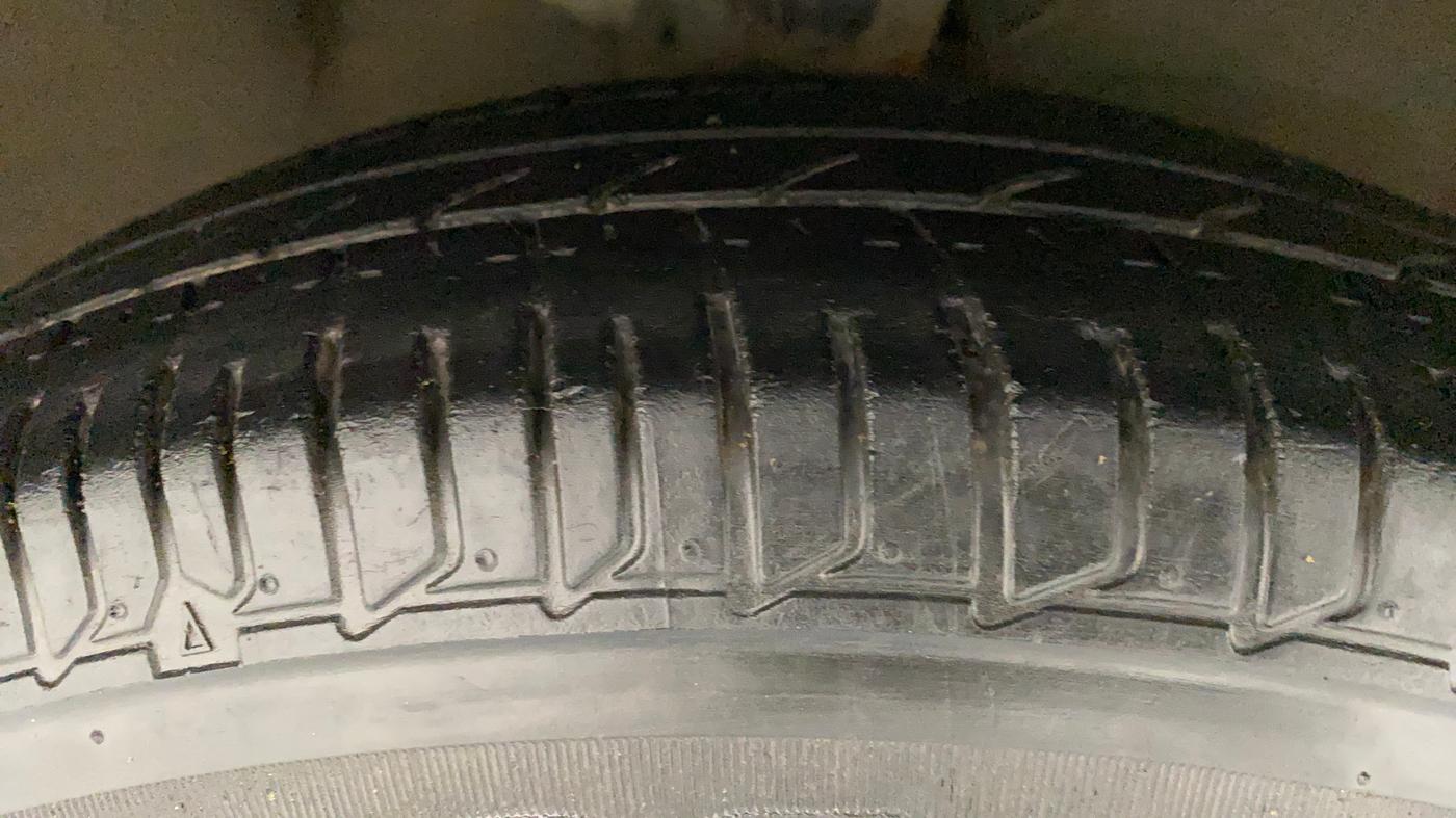 2012 Hyundai i10 ERA 1.1, Petrol, Manual, 88,916 km, Right Front Tyre Tread