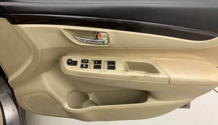 2015 Maruti Ciaz VXI+, Petrol, Manual, 79,817 km, Driver Side Door Panels Control