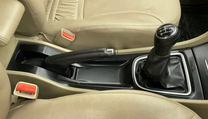2015 Maruti Ciaz VXI+, Petrol, Manual, 79,817 km, Gear Lever