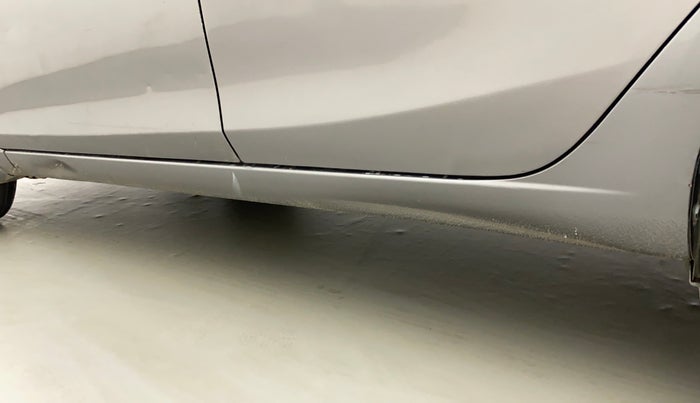 2015 Maruti Ciaz VXI+, Petrol, Manual, 79,817 km, Left running board - Slightly dented