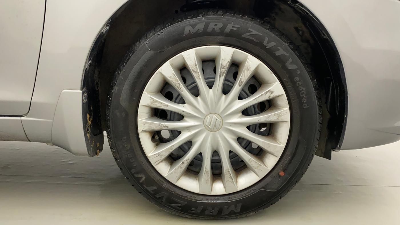 2015 Maruti Ciaz VXI+, Petrol, Manual, 79,817 km, Right Front Wheel