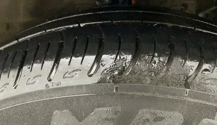 2015 Maruti Ciaz VXI+, Petrol, Manual, 79,817 km, Right Front Tyre Tread