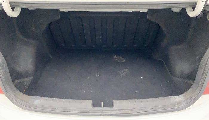 2014 Hyundai Xcent SX 1.2 (O), Petrol, Manual, 50,411 km, Boot Inside