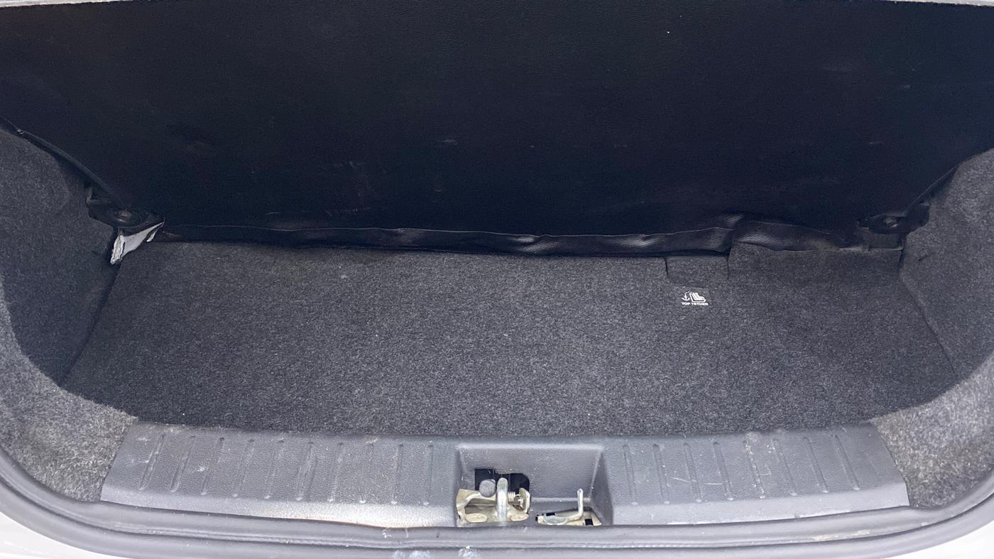 2016 Mahindra Kuv100 K8 D 6 STR, Diesel, Manual, 45,071 km, Boot Inside