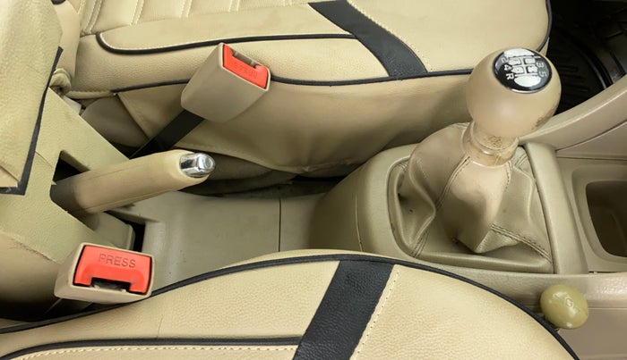 2014 Maruti Ertiga ZXI, Petrol, Manual, 73,818 km, Gear Lever