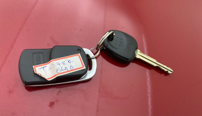 2015 Hyundai Eon MAGNA +, Petrol, Manual, 60,963 km, Key Close Up