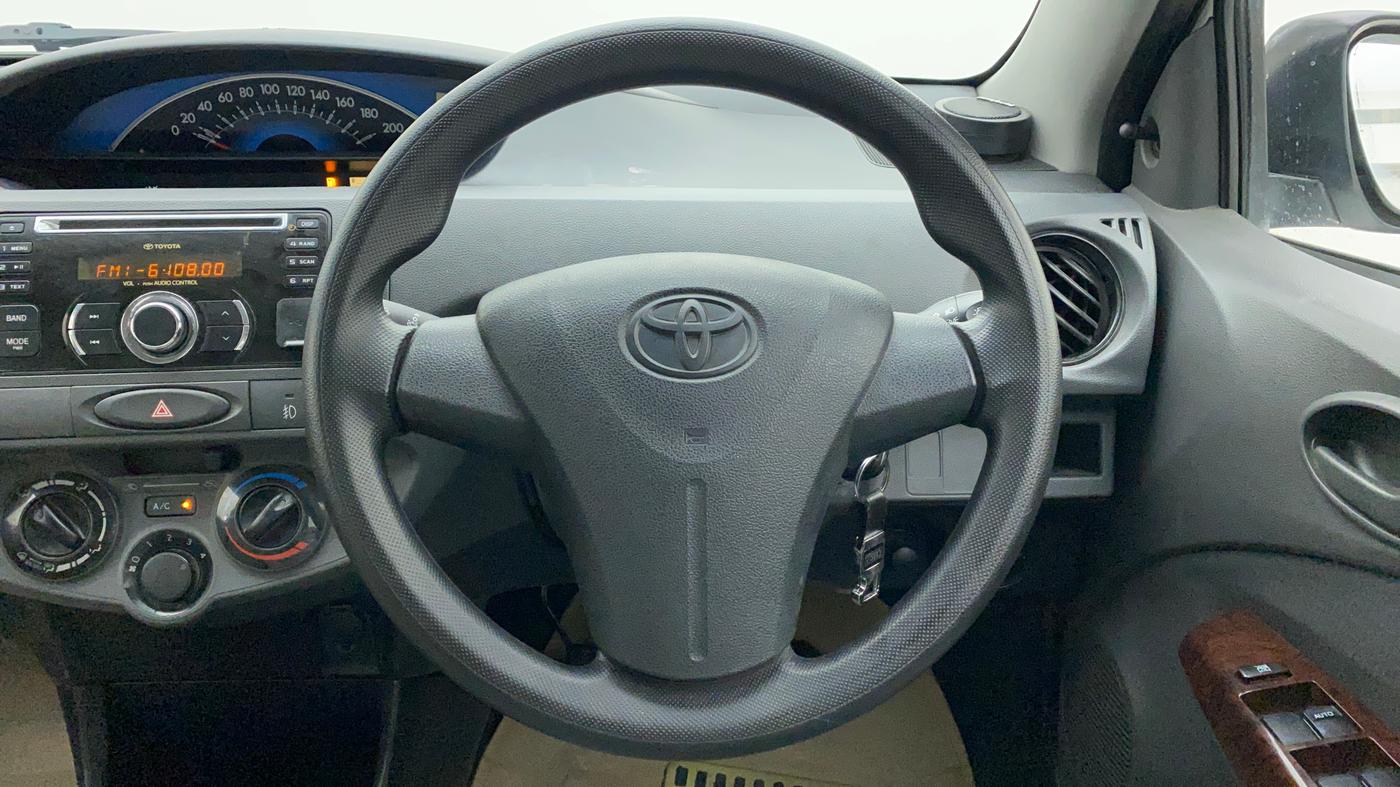 2013 Toyota Etios Liva G, Petrol, Manual, 16,850 km, Steering Wheel Close Up