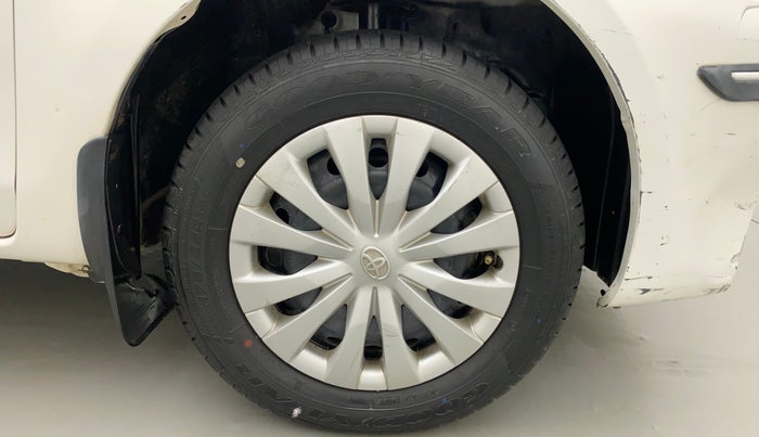 2013 Toyota Etios Liva G, Petrol, Manual, 16,850 km, Right Front Wheel