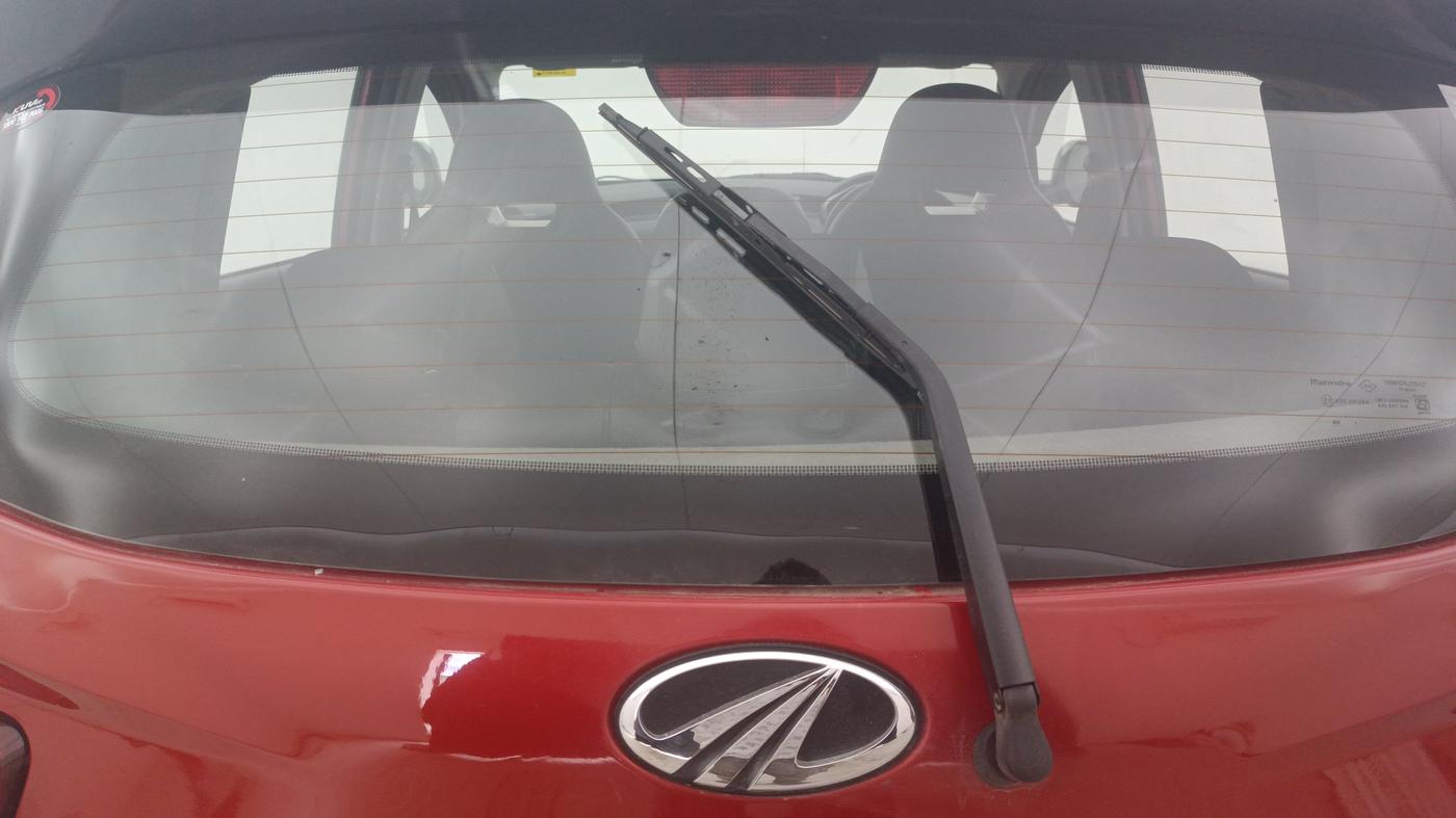 2017 Mahindra Kuv100 K8 6 STR, Petrol, Manual, 30,211 km, Rear Wiper
