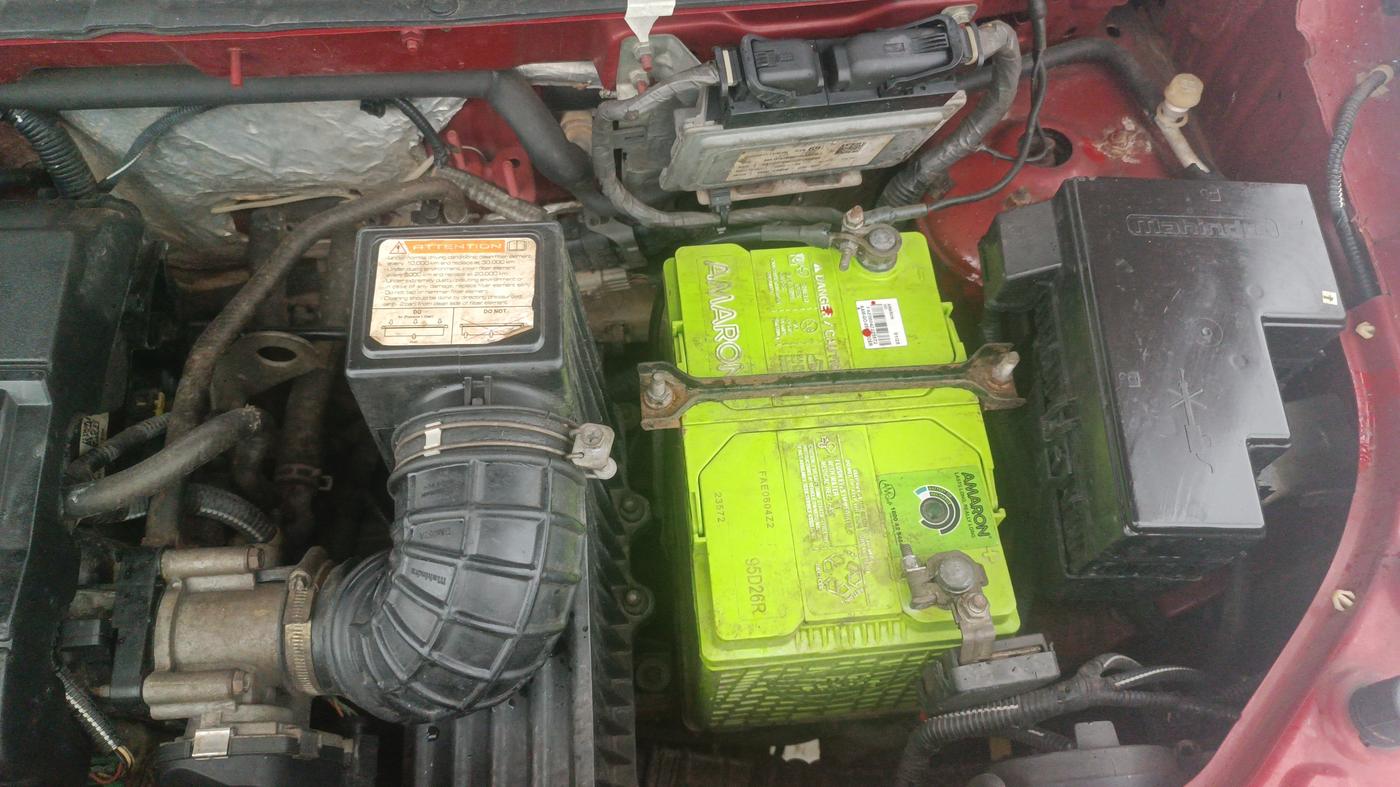 2017 Mahindra Kuv100 K8 6 STR, Petrol, Manual, 30,211 km, Engine View - Left