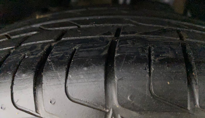 2020 Tata NEXON XMA SUNROOF PETROL, Petrol, Automatic, 26,052 km, Left Front Tyre Tread