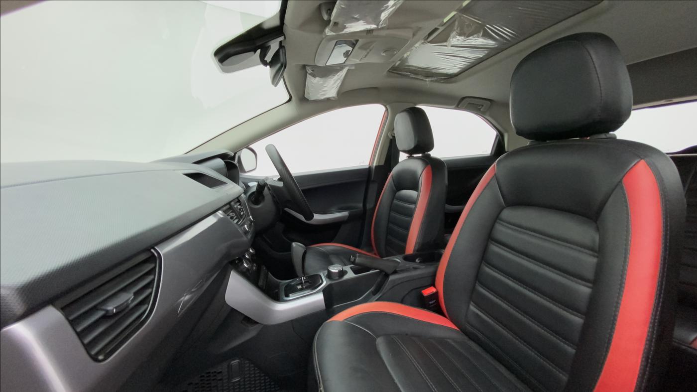 2020 Tata NEXON XMA SUNROOF PETROL, Petrol, Automatic, 26,052 km, Right Side Front Door Cabin