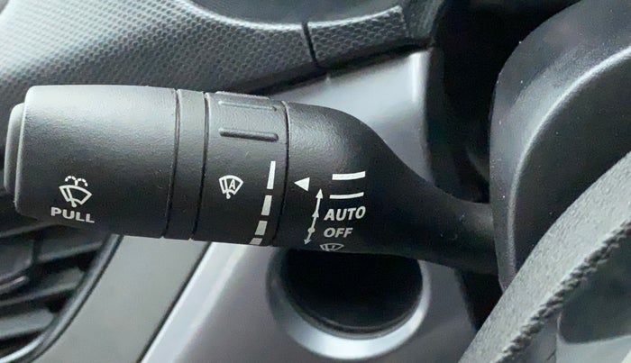 2020 Tata NEXON XMA SUNROOF PETROL, Petrol, Automatic, 26,052 km, Rain Sensing Wipers
