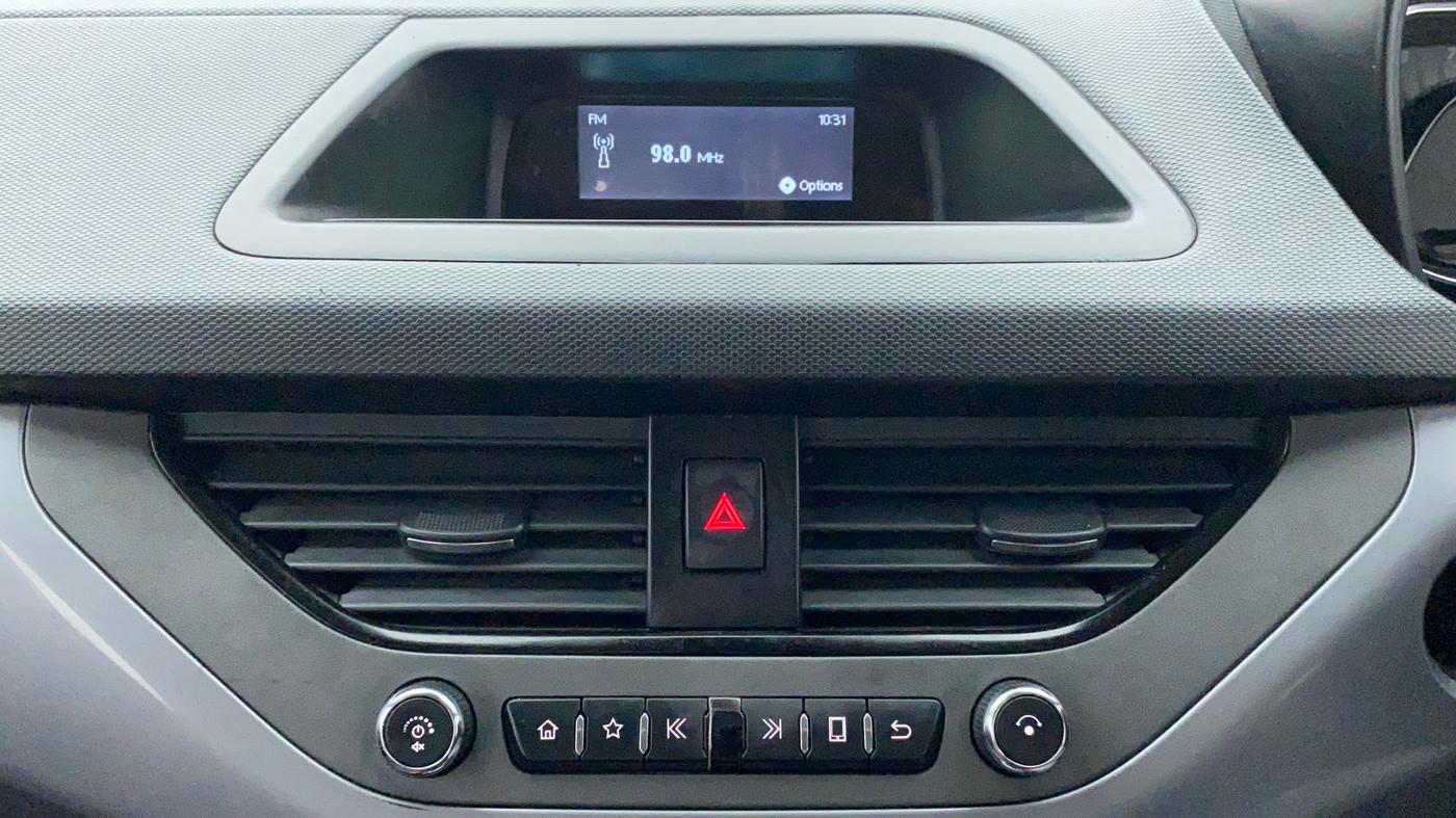 2020 Tata NEXON XMA SUNROOF PETROL, Petrol, Automatic, 26,052 km, Infotainment System