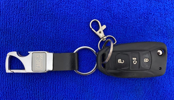 2020 Tata NEXON XMA SUNROOF PETROL, Petrol, Automatic, 26,052 km, Key Close Up