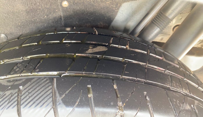 2020 Mahindra MARAZZO M 6 + 8 STR, Diesel, Manual, 73,903 km, Left Rear Tyre Tread