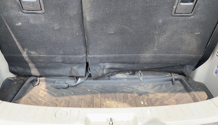 2020 Mahindra MARAZZO M 6 + 8 STR, Diesel, Manual, 73,903 km, Boot Inside