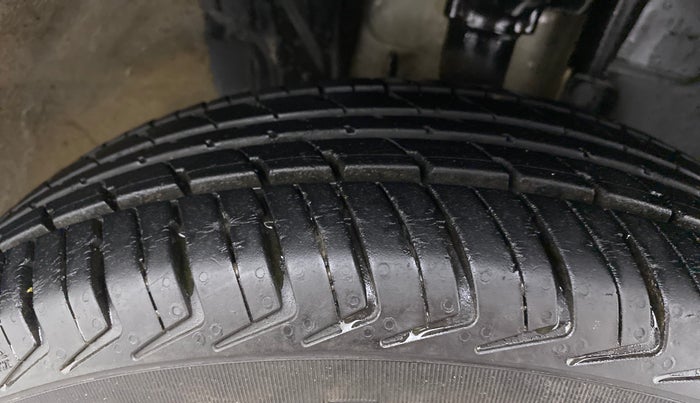 2019 Renault Kwid RXL, Petrol, Manual, 14,248 km, Right Front Tyre Tread