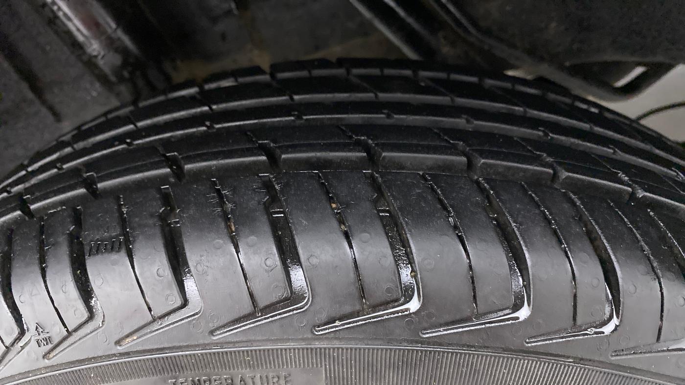 2019 Renault Kwid RXL, Petrol, Manual, 14,248 km, Right Rear Tyre Tread