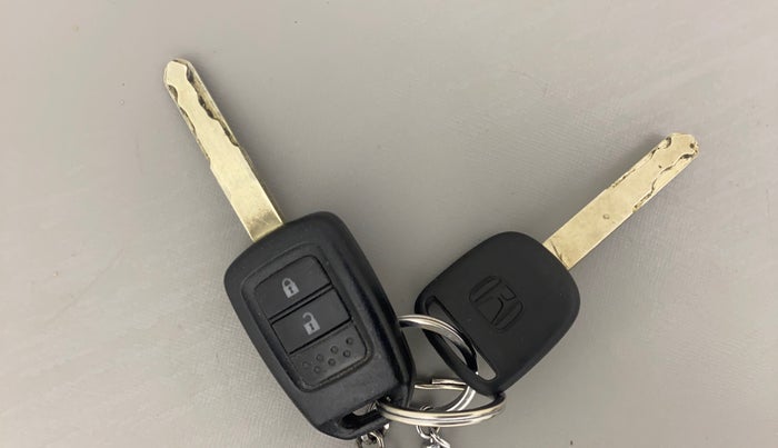 2019 Honda Amaze 1.2L I-VTEC S CVT, Petrol, Automatic, 12,038 km, Key Close Up