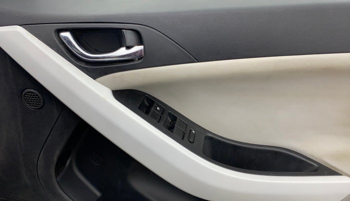 2024 Tata NEXON CREATIVE + SUNROOF 1.5 DIESEL, Diesel, Manual, 47,683 km, Driver Side Door Panels Control