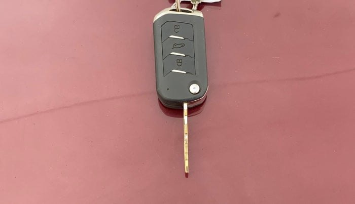 2018 Mahindra MARAZZO M8 7 STR, Diesel, Manual, 78,514 km, Key Close Up