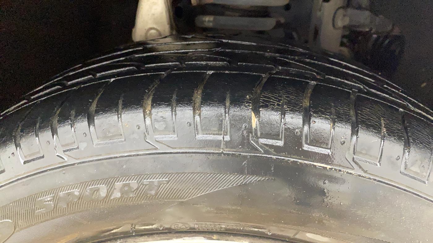 2018 Mahindra MARAZZO M8 7 STR, Diesel, Manual, 84,153 km, Right Front Tyre Tread