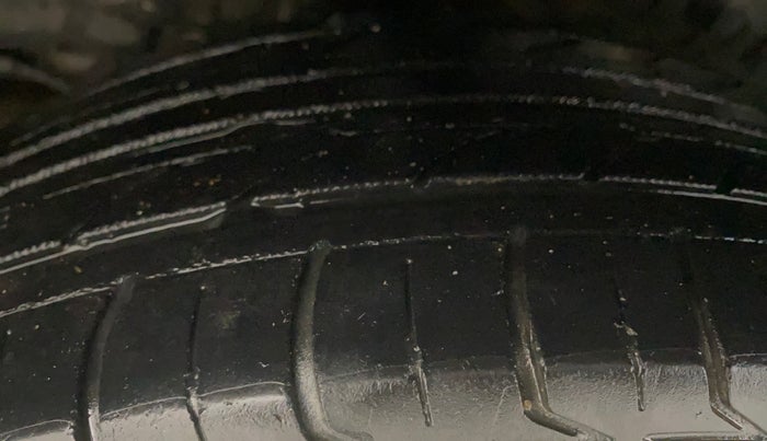 2016 Honda City 1.5L I-VTEC VX CVT, Petrol, Automatic, 1,12,015 km, Right Rear Tyre Tread