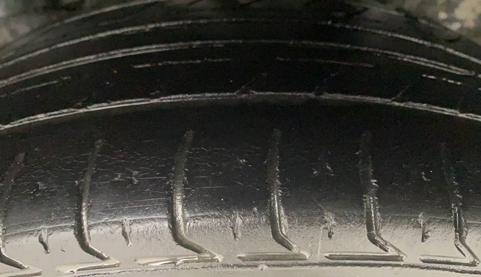 2016 Honda City 1.5L I-VTEC VX CVT, Petrol, Automatic, 1,12,015 km, Left Rear Tyre Tread