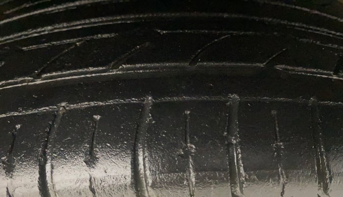 2016 Honda City 1.5L I-VTEC VX CVT, Petrol, Automatic, 1,12,015 km, Right Front Tyre Tread