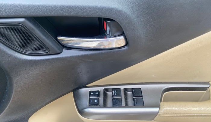 2016 Honda City 1.5L I-VTEC VX CVT, Petrol, Automatic, 1,12,015 km, Driver Side Door Panels Control