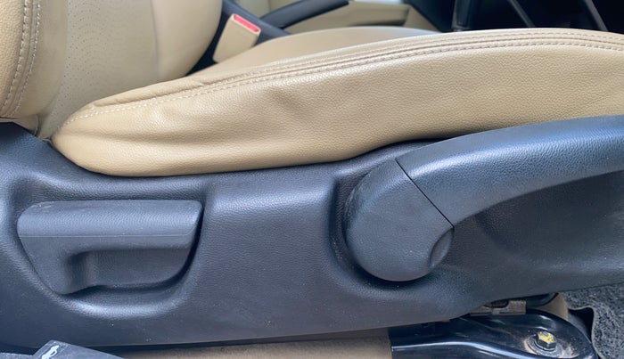 2016 Honda City 1.5L I-VTEC VX CVT, Petrol, Automatic, 1,12,015 km, Driver Side Adjustment Panel